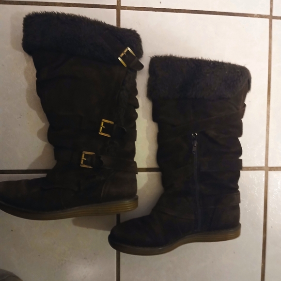 Boots - Picture 1 of 4